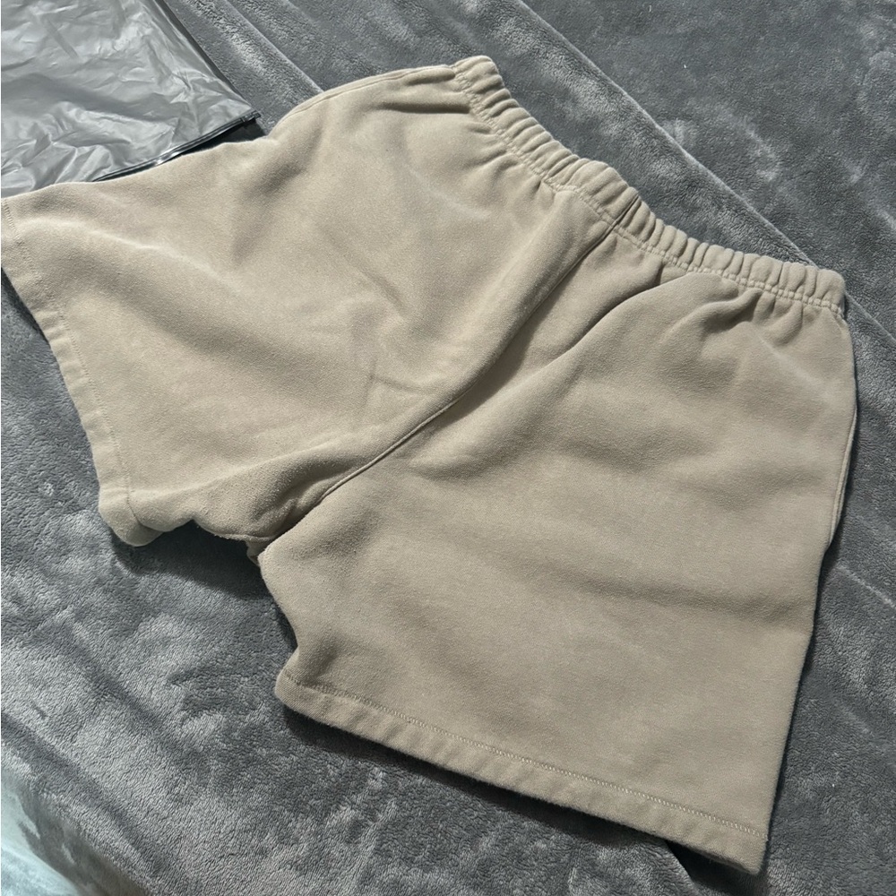 Essentials short size L Beige color